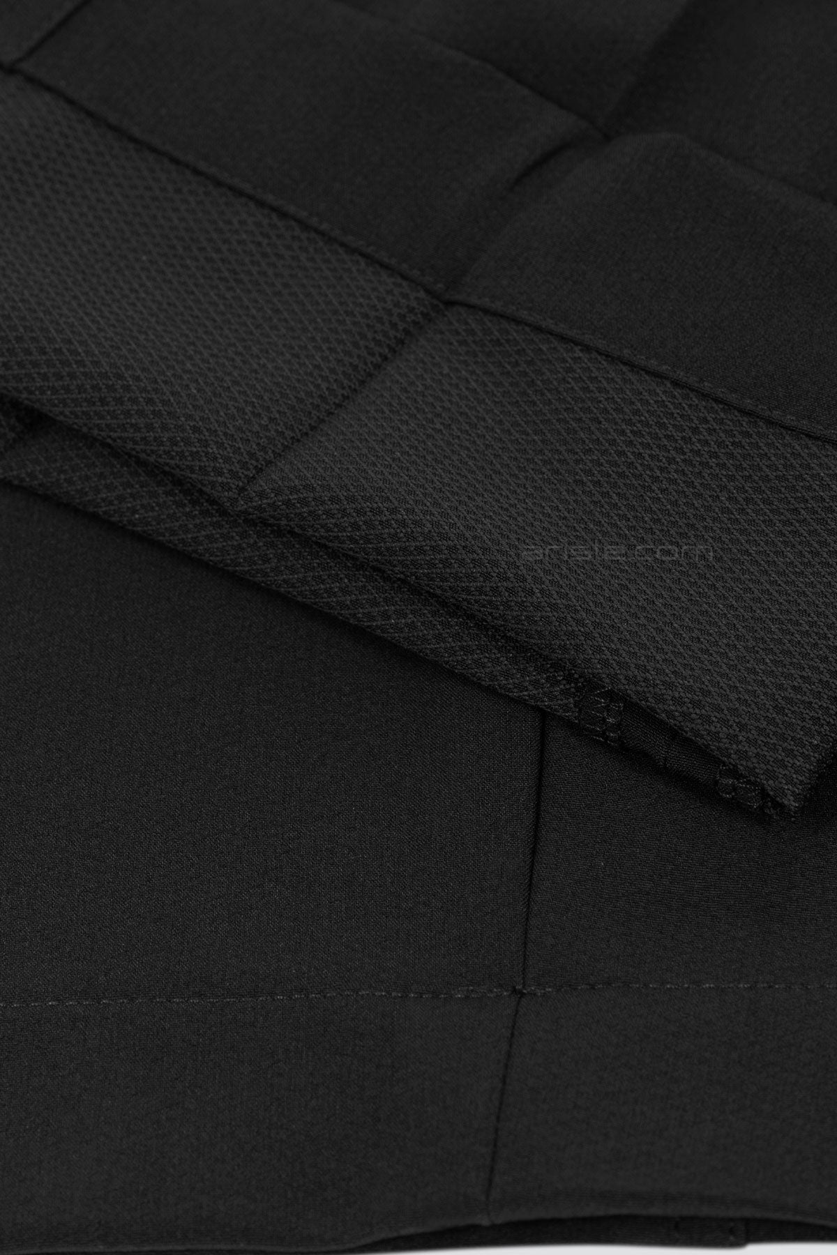Arisle Diamond Chip Black Golf Pants